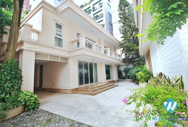 Serviced 4 bedrooms house for rent in Tay Ho ward, Ha Noi